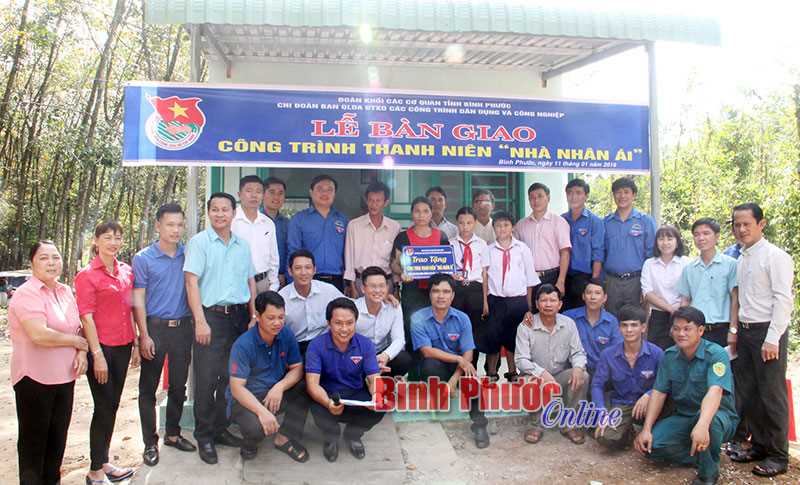 Trao nhà nhân ái cho hộ bà Phạm Thị Soa Trao nhà nhân ái cho hộ bà Phạm Thị Soa