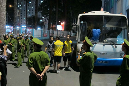 Nhiều bàn thắng và thẻ đỏ Nhiều bàn thắng và thẻ đỏ