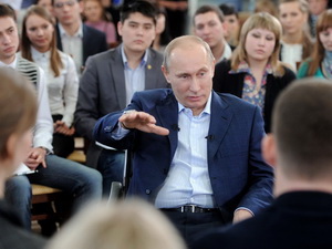 Hàng chục nghìn người tuần hành ủng hộ ông Putin Hàng chục nghìn người tuần hành ủng hộ ông Putin