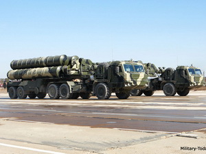 Nga triển khai tổ hợp tên lửa S-400 trên biên giới Nga triển khai tổ hợp tên lửa S-400 trên biên giới