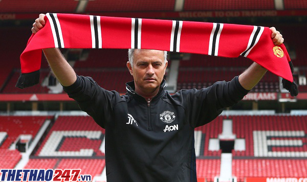 Jose Mourinho tự tin xô đổ kỷ lục của Sir Alex Jose Mourinho tự tin xô đổ kỷ lục của Sir Alex