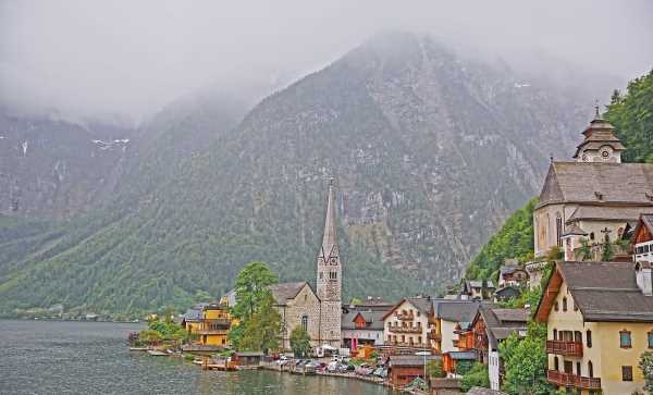Ghé thăm Hallstatt, viên ngọc trong lòng nước Áo