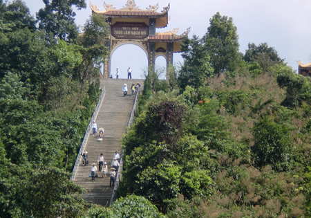 Hành hương Bạch Mã Sơn Hành hương Bạch Mã Sơn