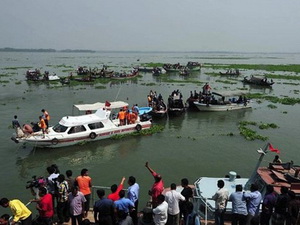 Thấy hàng chục thi thể vụ đắm phà ở Bangladesh Thấy hàng chục thi thể vụ đắm phà ở Bangladesh