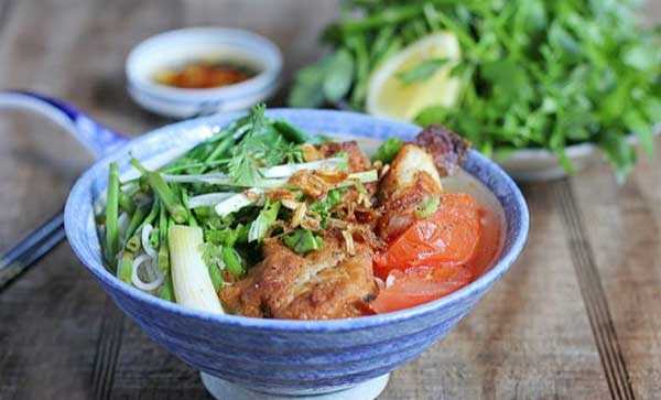 Bún cá rô rau cần