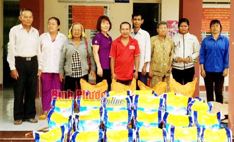 32 tổ chức, cá nhân gắn kết 87 đối tượng cần giúp đỡ 32 tổ chức, cá nhân gắn kết 87 đối tượng cần giúp đỡ