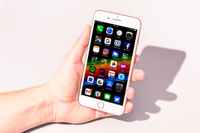 5thefrontfacingcamerasontheiphone8andiphonexarealsoidenticalsaveforafewextrafeatures24092017100553.jpg