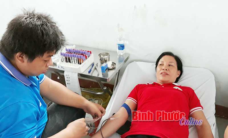 Đồng Xoài phát triển mạnh phong trào hiến máu tình nguyện Đồng Xoài phát triển mạnh phong trào hiến máu tình nguyện