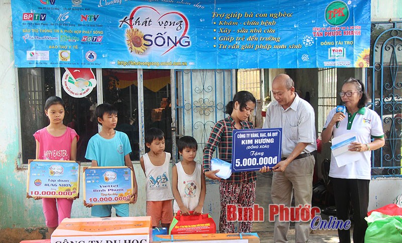 Kết nối cộng đồng giúp người nghèo vượt qua chính mình Kết nối cộng đồng giúp người nghèo vượt qua chính mình