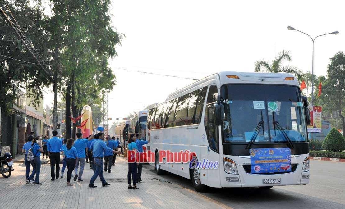 Ấm áp những chuyến xe nghĩa tình Ấm áp những chuyến xe nghĩa tình