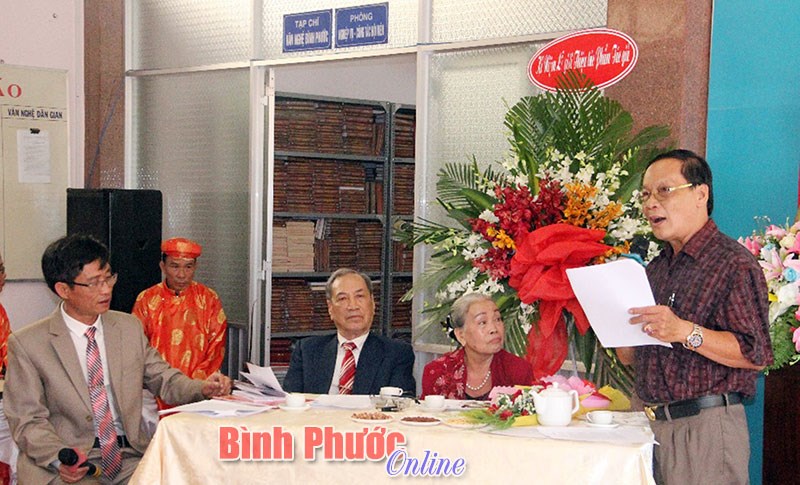 Nguyễn Sữa và niềm đam mê thơ Nguyễn Sữa và niềm đam mê thơ