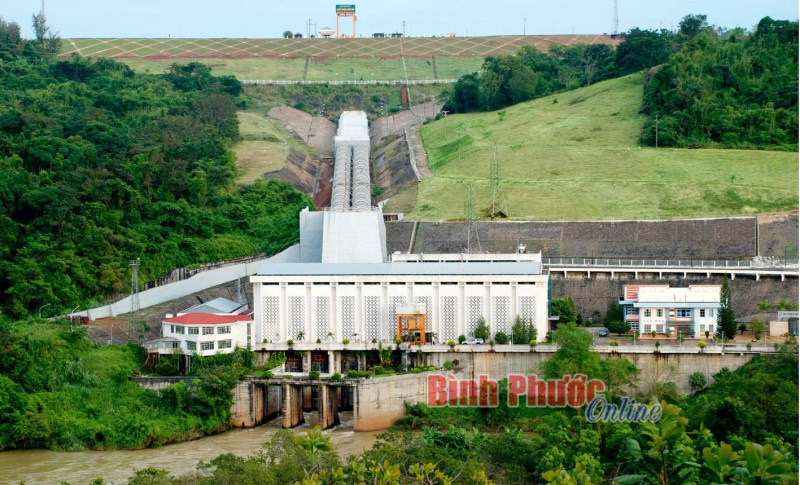 Thủy điện Thác Mơ trên quê hương Bình Phước Thủy điện Thác Mơ trên quê hương Bình Phước