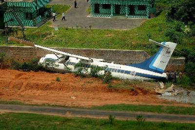 Máy bay Thái trượt khỏi đường băng ở Bangladesh Máy bay Thái trượt khỏi đường băng ở Bangladesh