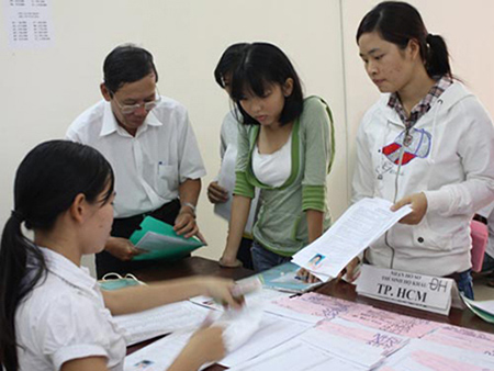 Thí sinh đăng ký lại hồ sơ dự thi không phải đóng lệ phí Thí sinh đăng ký lại hồ sơ dự thi không phải đóng lệ phí