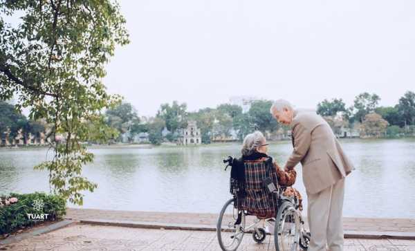 Bộ ảnh tình yêu của ông bà U90 khiến ngàn người cảm động Bộ ảnh tình yêu của ông bà U90 khiến ngàn người cảm động