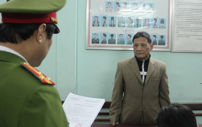 Bắt nguyên TGĐ Công ty ô tô số 6 Bắt nguyên TGĐ Công ty ô tô số 6