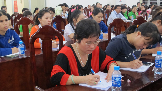 Bảo mẫu đi học Bảo mẫu đi học