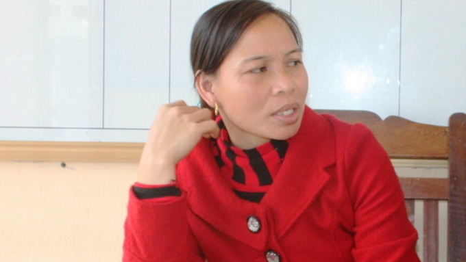 Hai mẹ con lột quần áo, bôi phân, ớt lên "tình địch" Hai mẹ con lột quần áo, bôi phân, ớt lên "tình địch"