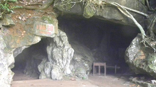 Hoang sơ hang Gió xứ Lạng