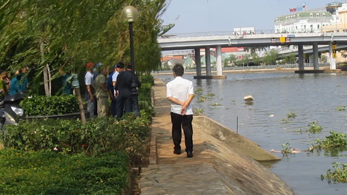Liên tục phát hiện thi thể người ở kênh Tàu Hủ Liên tục phát hiện thi thể người ở kênh Tàu Hủ
