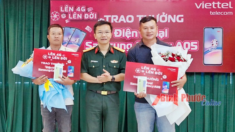 6 khách hàng trúng thưởng “Lên 4G, lên đời”