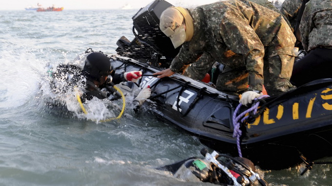 Thủy thủ phà Sewol khẳng định được lệnh rời phà Thủy thủ phà Sewol khẳng định được lệnh rời phà