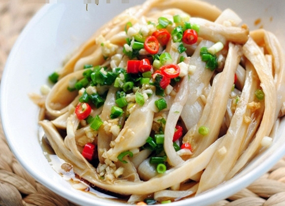 Cách làm nấm trộn chua ngọt hao cơm ngày mát trời
