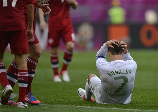 Đan Mạch 2-3 Bồ Đào Nha: Thảm họa Ronaldo khiến Bồ suýt rơi chiến thắng Đan Mạch 2-3 Bồ Đào Nha: Thảm họa Ronaldo khiến Bồ suýt rơi chiến thắng