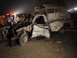 Đánh bom kép tại Pakistan gây thương vong lớn Đánh bom kép tại Pakistan gây thương vong lớn