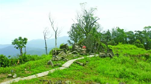 Hòn Bà, đỉnh núi vờn mây Hòn Bà, đỉnh núi vờn mây
