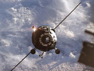 Tàu tiếp tế Nga cập bến ISS sau 6 giờ Tàu tiếp tế Nga cập bến ISS sau 6 giờ