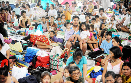 20.000 người rời bỏ nhà cửa vì lũ ở Philippines 20.000 người rời bỏ nhà cửa vì lũ ở Philippines