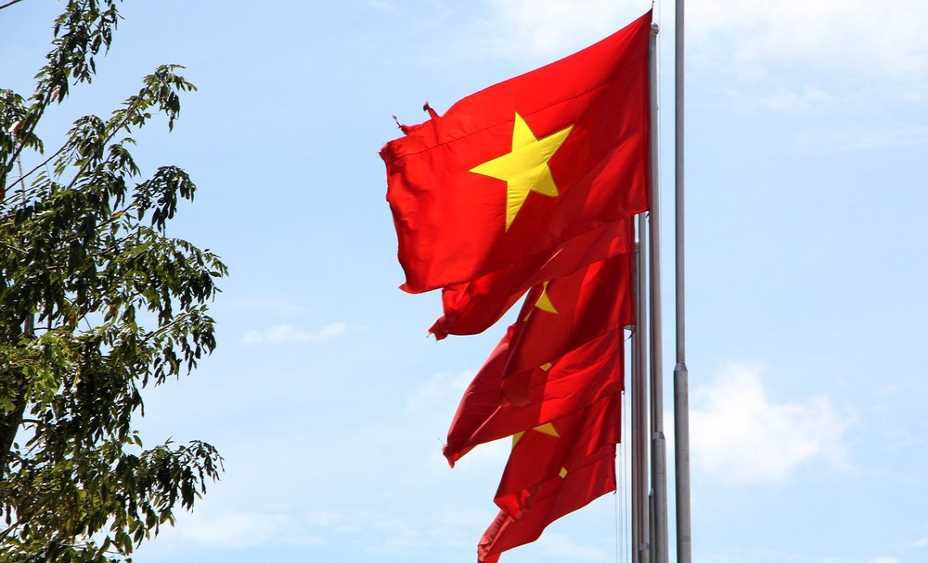 Treo cờ Tổ quốc trong ngày tết Dương lịch năm 2019