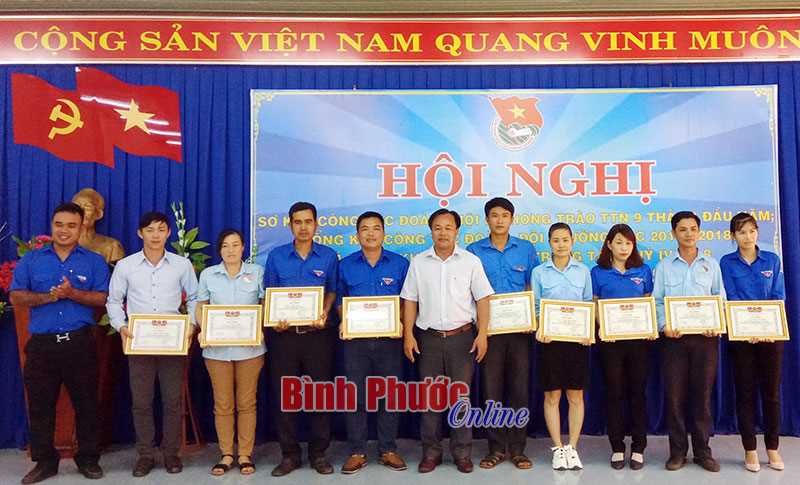 Huyện đoàn Bù Đăng: 73 đoàn viên được kết nạp Đảng Huyện đoàn Bù Đăng: 73 đoàn viên được kết nạp Đảng