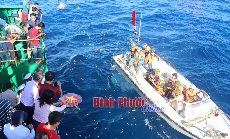 Phóng sự ảnh: Tác nghiệp ở Trường Sa Phóng sự ảnh: Tác nghiệp ở Trường Sa