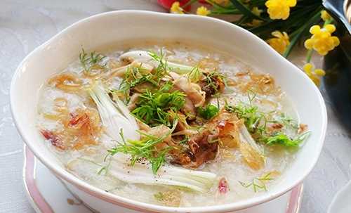 Cháo gà nấm hương bổ dưỡng cuối tuần