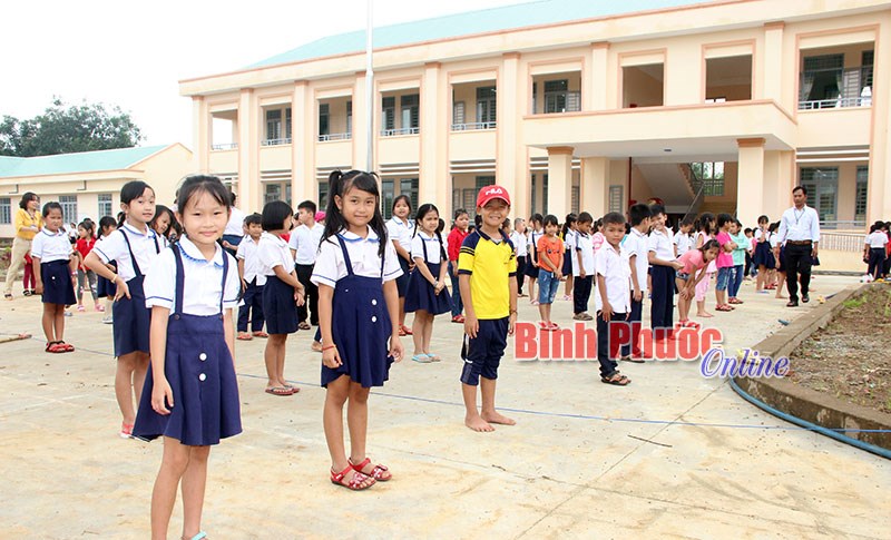 Bù Đốp vững bước vào năm học mới Bù Đốp vững bước vào năm học mới