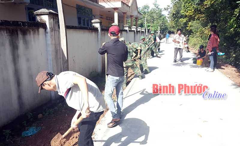 Đoàn viên thanh niên góp sức xây dựng nông thôn mới ở Lộc Thịnh Đoàn viên thanh niên góp sức xây dựng nông thôn mới ở Lộc Thịnh