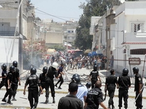 Tunisia: Biểu tình rầm rộ phản đối bạo lực chính trị