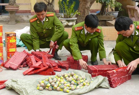 Tăng cường quản lý, sử dụng vũ khí, vật liệu nổ