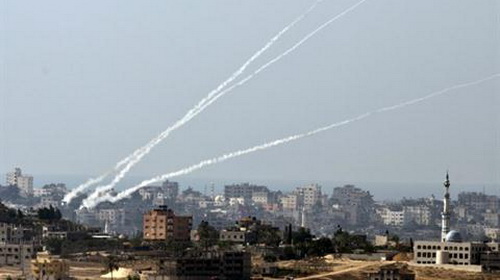 Israel không kích Gaza