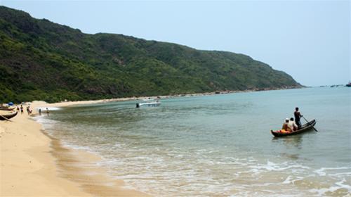 Hoang sơ bãi cát vàng Hải Giang