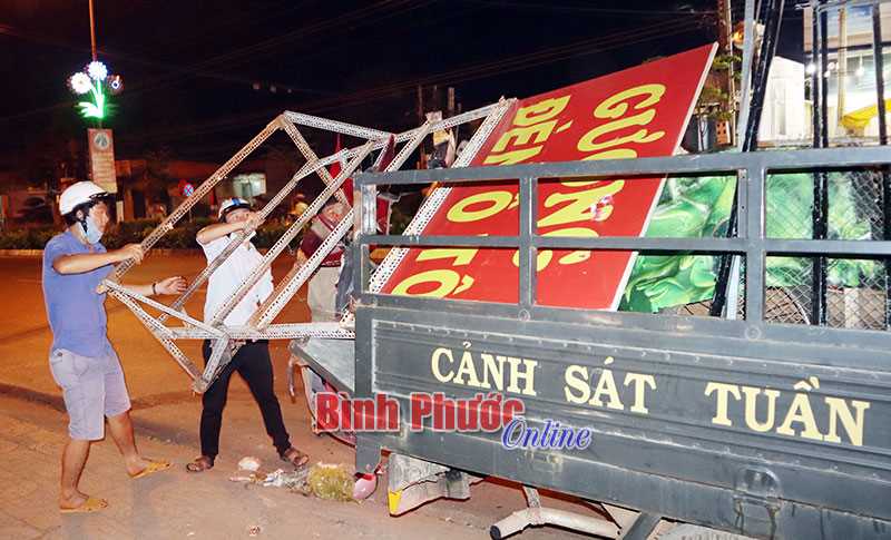 Phường Tân Bình xử lý lấn chiếm lòng đường, vỉa hè