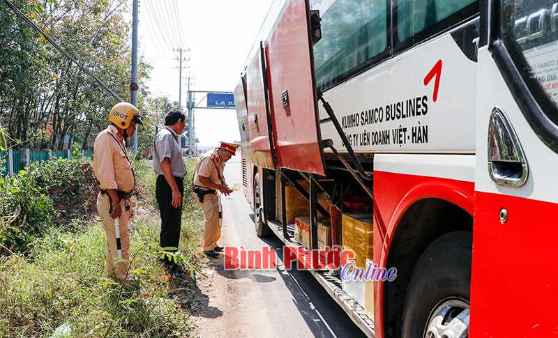 Triển khai các giải pháp cấp bách bảo đảm trật tự an toàn giao thông Triển khai các giải pháp cấp bách bảo đảm trật tự an toàn giao thông