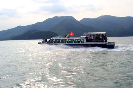 Đảo Quan Lạn: Vẻ đẹp hoang sơ và cổ kính Đảo Quan Lạn: Vẻ đẹp hoang sơ và cổ kính