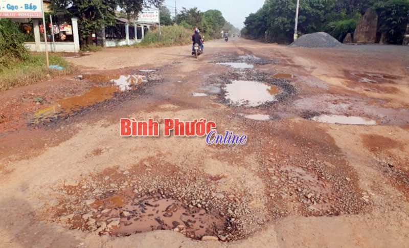 Đường Tân Khai - Minh Lập xuống cấp nghiêm trọng Đường Tân Khai - Minh Lập xuống cấp nghiêm trọng