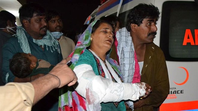 Lal_Shahbaz_Qalandar1.jpg