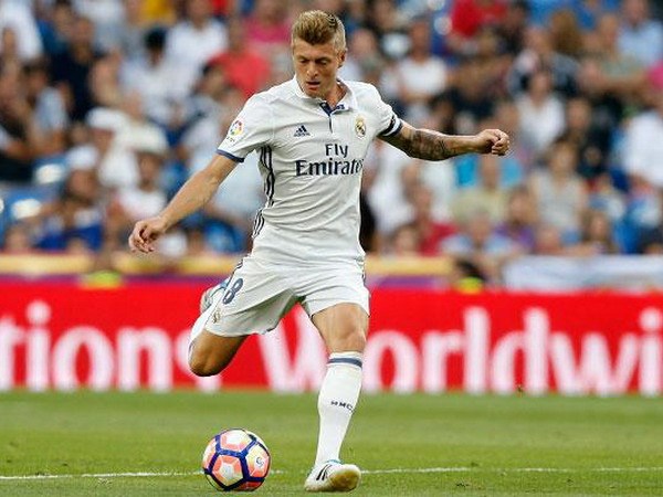 Toni_Kroos_1310.jpg