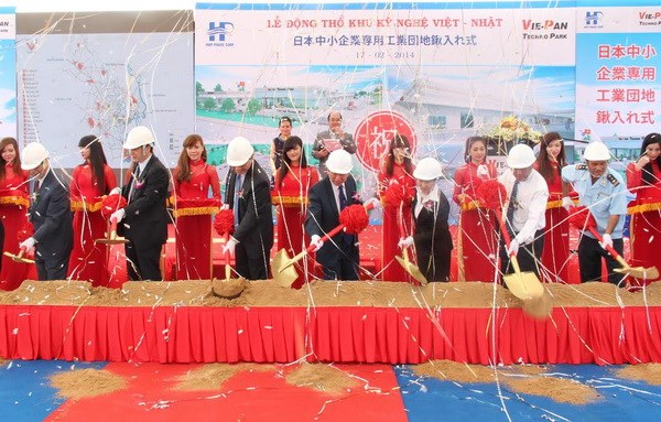 VIETNHAT.jpg