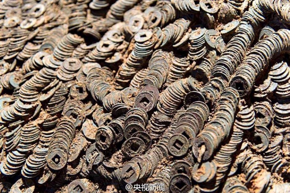 Trung Quốc phát hiện hơn 10 tấn tiền cổ 2.000 năm tuổi